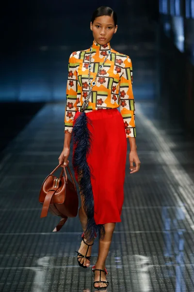 Look 14